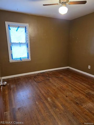 2124 Harwood Avenue, Royal Oak, MI 48067