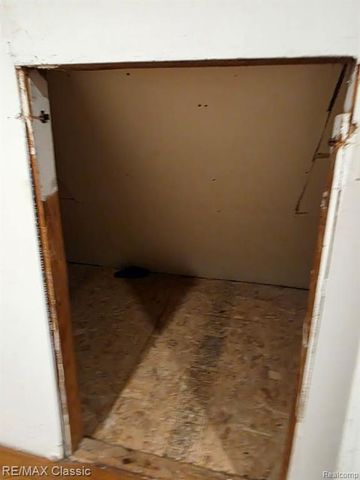 2124 Harwood Avenue, Royal Oak, MI 48067