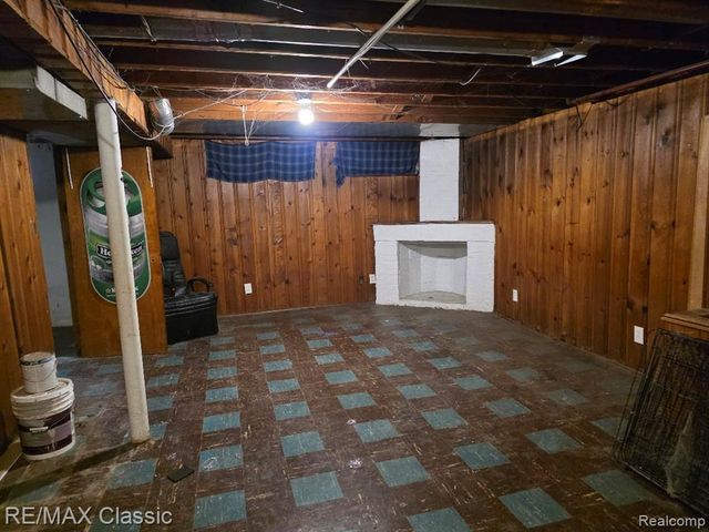 2124 Harwood Avenue, Royal Oak, MI 48067