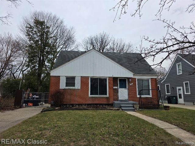 2124 Harwood Avenue, Royal Oak, MI 48067