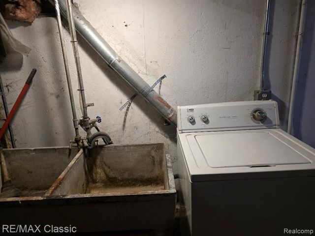 2124 Harwood Avenue, Royal Oak, MI 48067