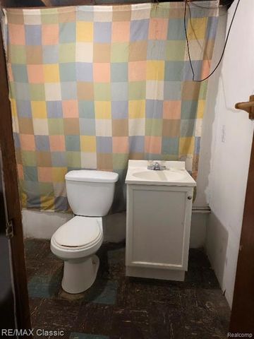 2124 Harwood Avenue, Royal Oak, MI 48067