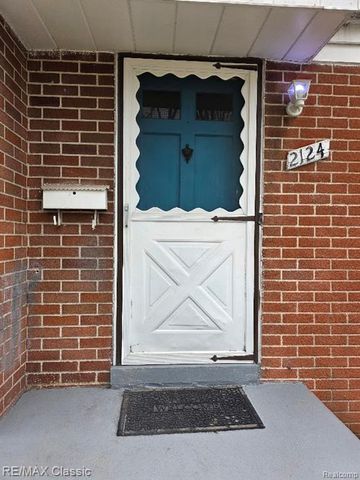 2124 Harwood Avenue, Royal Oak, MI 48067