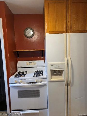 2124 Harwood Avenue, Royal Oak, MI 48067