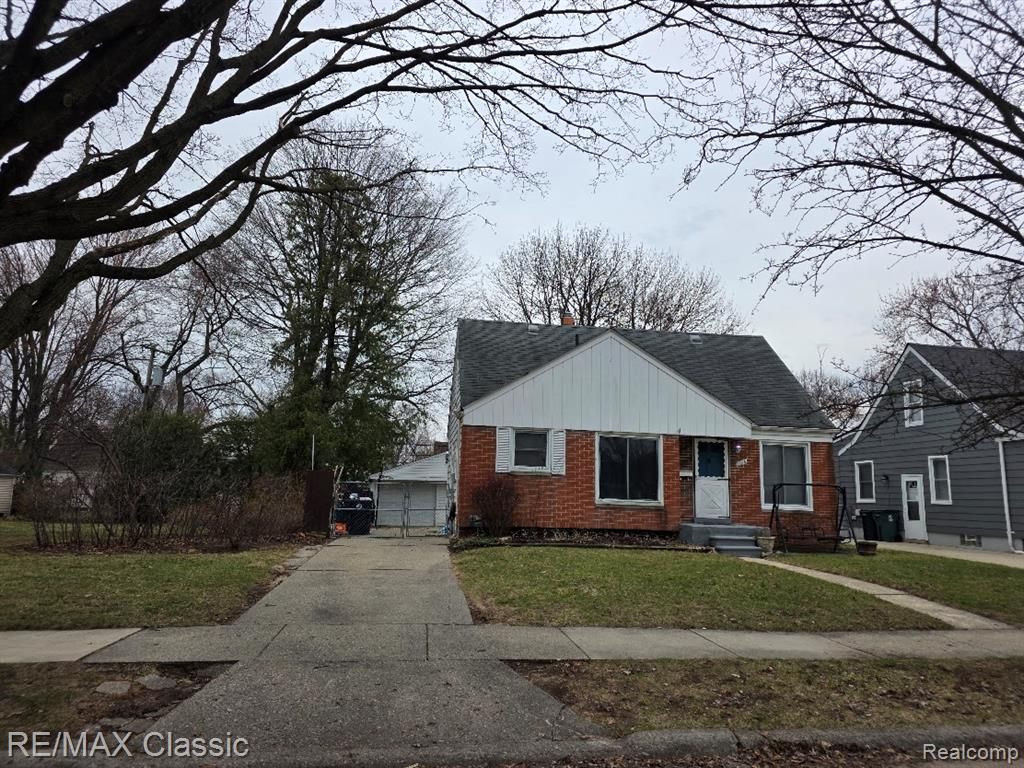 2124 Harwood Avenue, Royal Oak, MI 48067