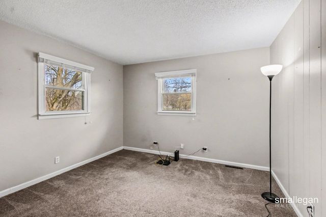 1120 S Loomis Road, Mount Pleasant, MI 48858