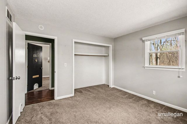 1120 S Loomis Road, Mount Pleasant, MI 48858