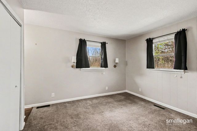 1120 S Loomis Road, Mount Pleasant, MI 48858