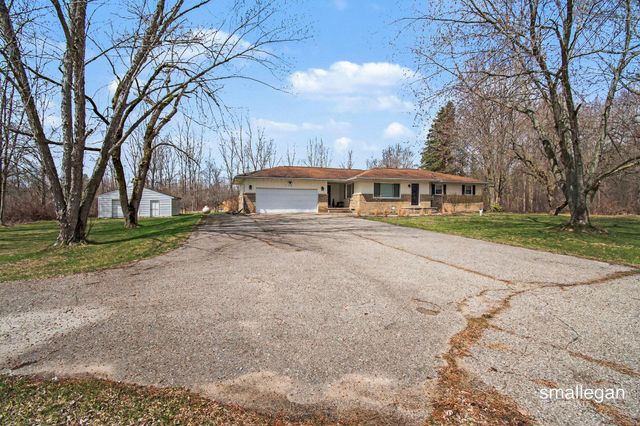 1120 S Loomis Road, Mount Pleasant, MI 48858