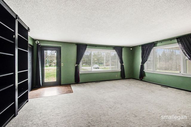 1120 S Loomis Road, Mount Pleasant, MI 48858