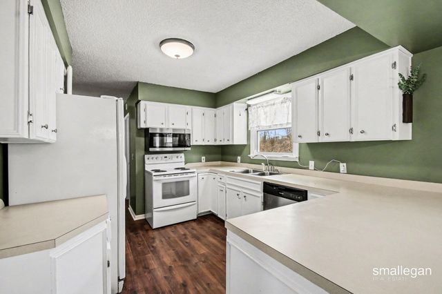 1120 S Loomis Road, Mount Pleasant, MI 48858