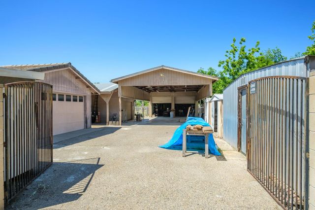 5345 E Butler Avenue, Fresno, CA 93727