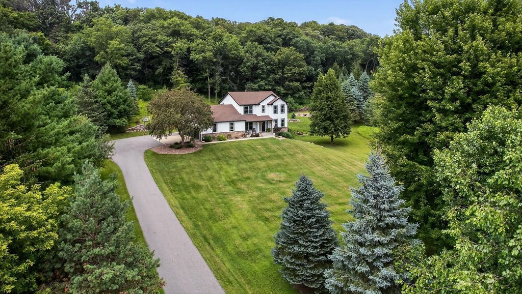 583 Oak Valley Lane NW, Rochester, MN 55901