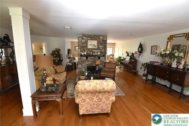 424 Grape Street, Whitehall Twp, PA 18052