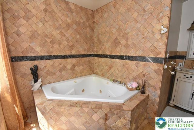424 Grape Street, Whitehall Twp, PA 18052