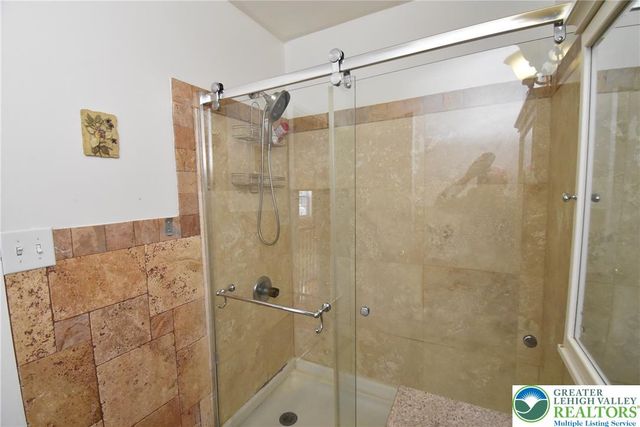 424 Grape Street, Whitehall Twp, PA 18052