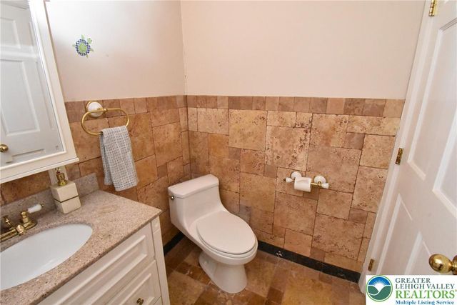 424 Grape Street, Whitehall Twp, PA 18052