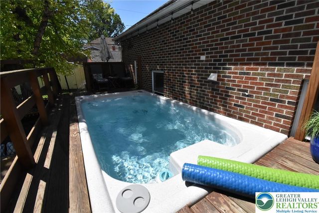 424 Grape Street, Whitehall Twp, PA 18052