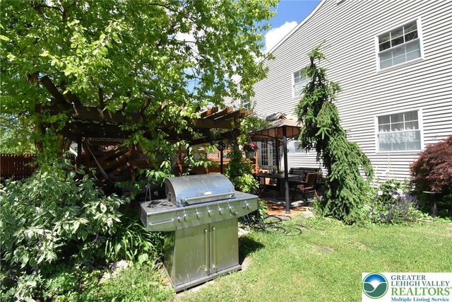 424 Grape Street, Whitehall Twp, PA 18052