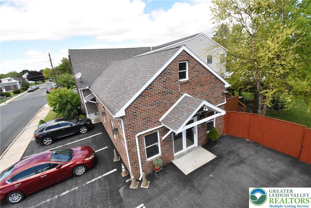 424 Grape Street, Whitehall Twp, PA 18052