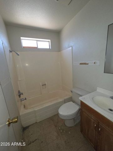 901 W ANGELA Drive, Phoenix, AZ 85023