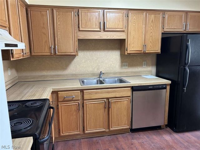 7153 N Jester Place A, Concord, OH 44077