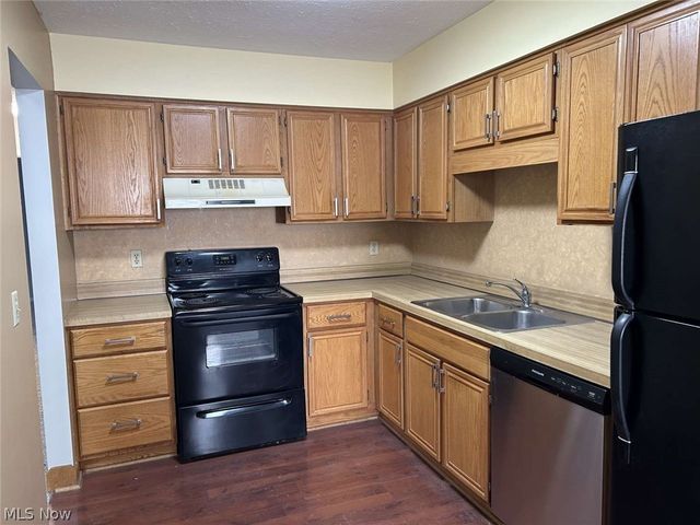 7153 N Jester Place A, Concord, OH 44077