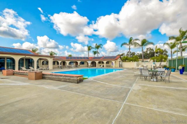 1171 Via Santa Paulo, Vista, CA 92081