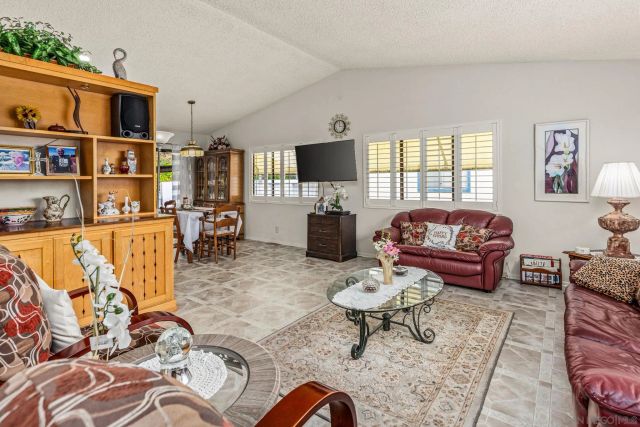1171 Via Santa Paulo, Vista, CA 92081
