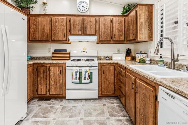 1171 Via Santa Paulo, Vista, CA 92081