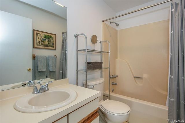 100 Hillside Drive F5, Middletown, NY 10941