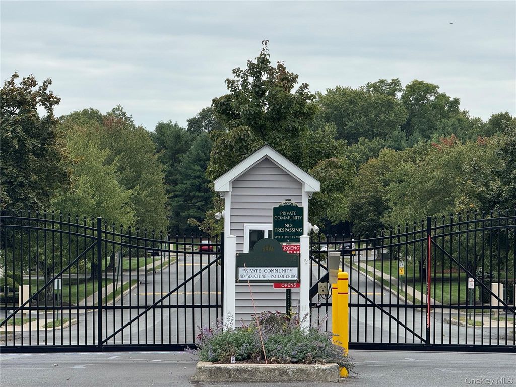 100 Hillside Drive F5, Middletown, NY 10941