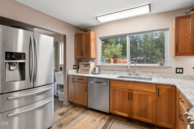 16191 Twin Drive, La Pine, OR 97739