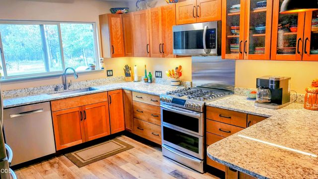 16191 Twin Drive, La Pine, OR 97739