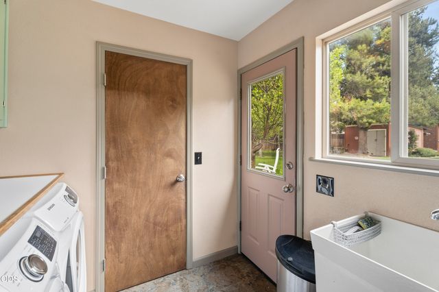 16191 Twin Drive, La Pine, OR 97739