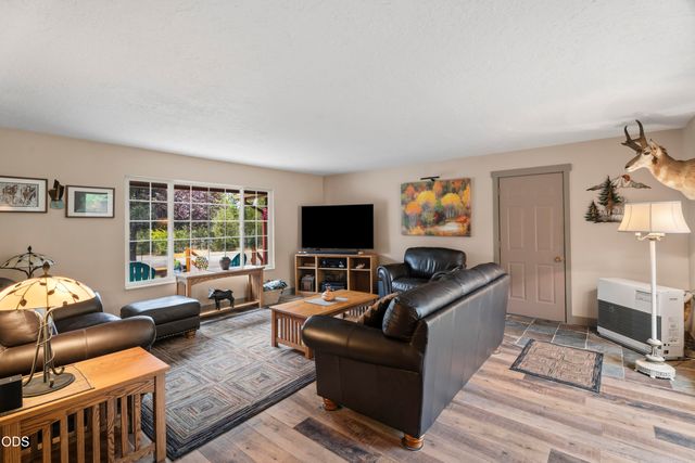 16191 Twin Drive, La Pine, OR 97739