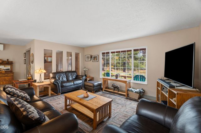 16191 Twin Drive, La Pine, OR 97739