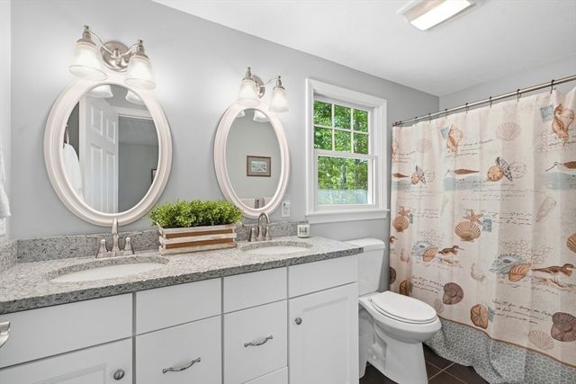 202 Quaker Rd, Falmouth, MA 02540