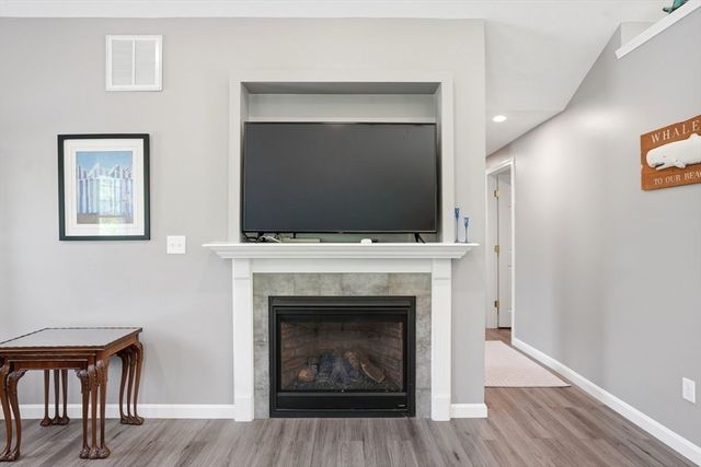 202 Quaker Rd, Falmouth, MA 02540