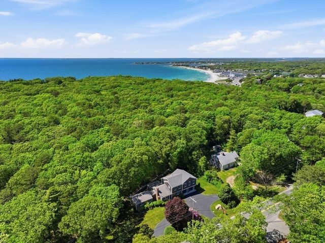 202 Quaker Rd, Falmouth, MA 02540