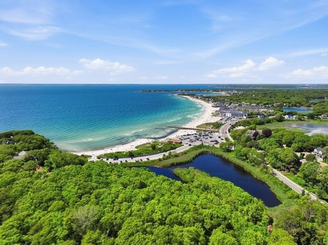 202 Quaker Rd, Falmouth, MA 02540