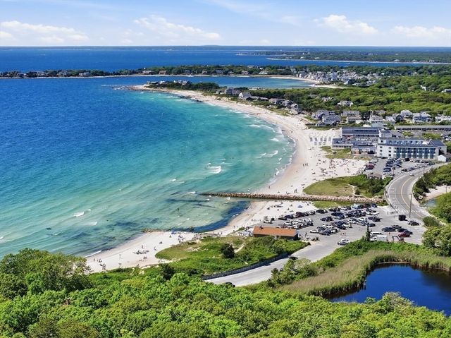 202 Quaker Rd, Falmouth, MA 02540