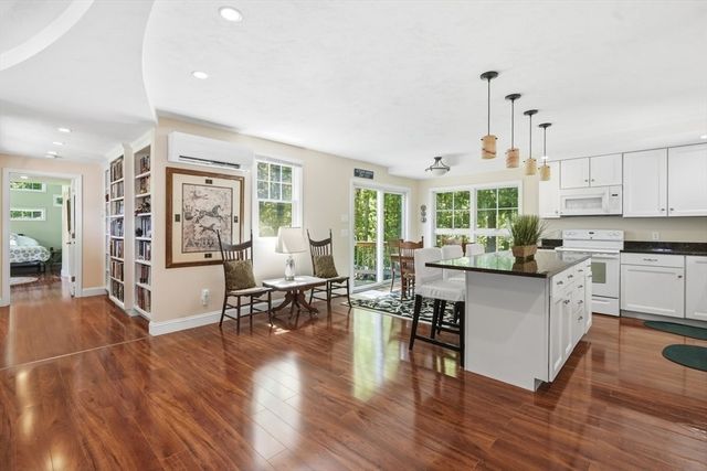 202 Quaker Rd, Falmouth, MA 02540