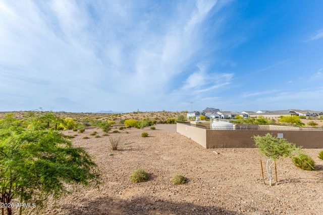 5632 E SANDIA Street, Mesa, AZ 85215