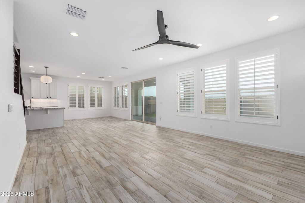 Image 25 of property listing at 5632 E SANDIA Street, Mesa, AZ 85215