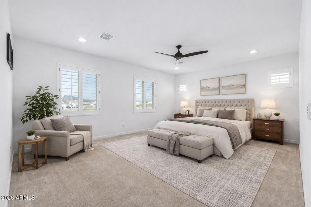 Image 4 of property listing at 5632 E SANDIA Street, Mesa, AZ 85215