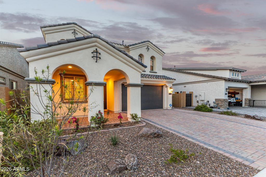 Image 9 of property listing at 5632 E SANDIA Street, Mesa, AZ 85215