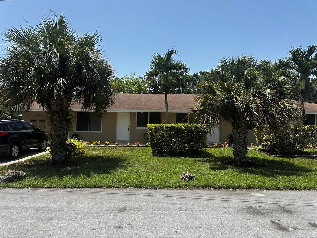 2000 NE 17TH Street 2, Fort Lauderdale, FL 33305