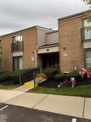 18035 University Park Drive 56, Livonia, MI 48152