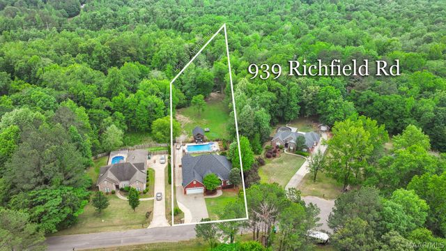 939 Richfield Road, Deatsville, AL 36022
